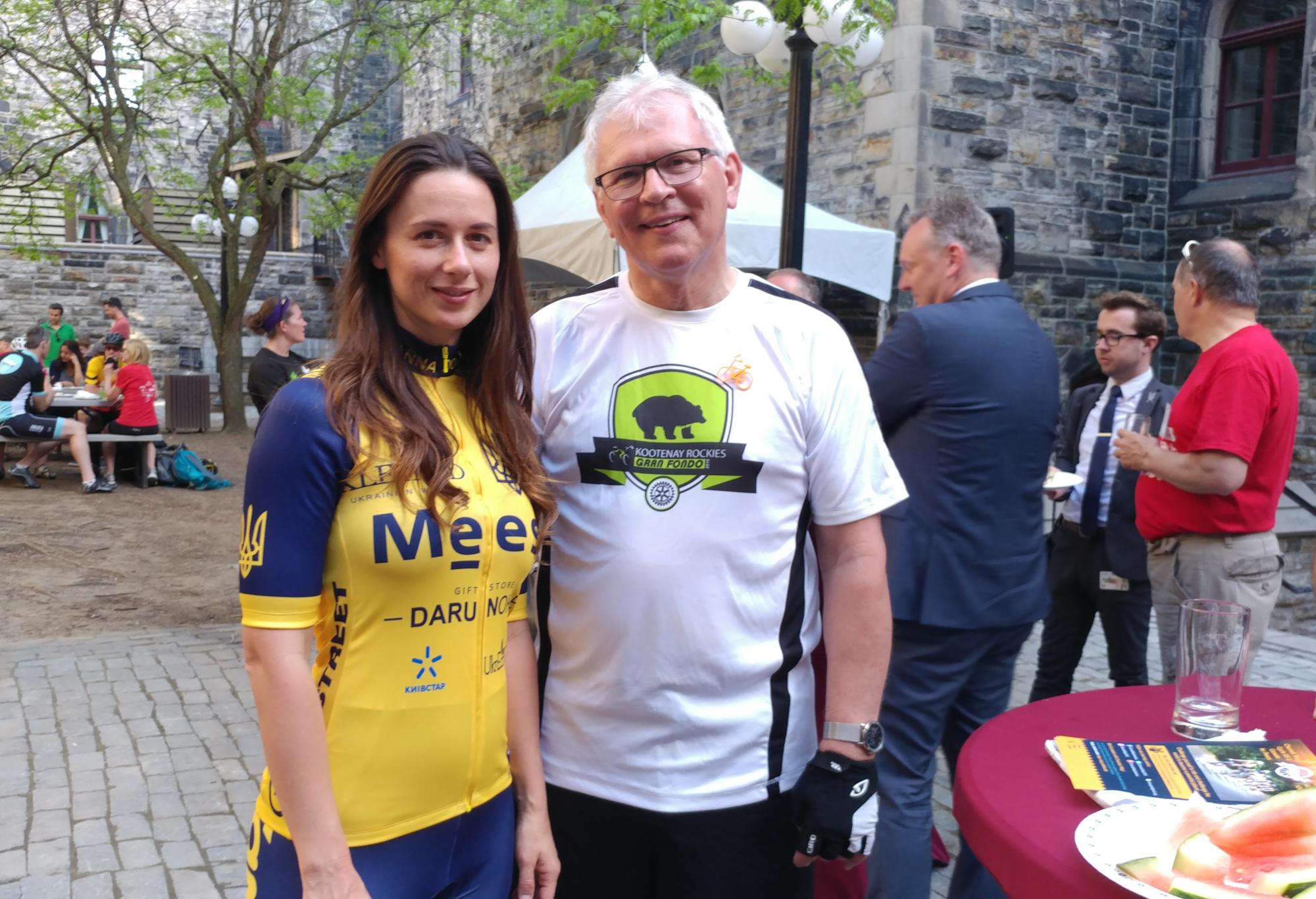 "Искренность местных просто поражала!": украинцы проехали 10 тысяч километров по Канаде и США и побывали в 430 городах